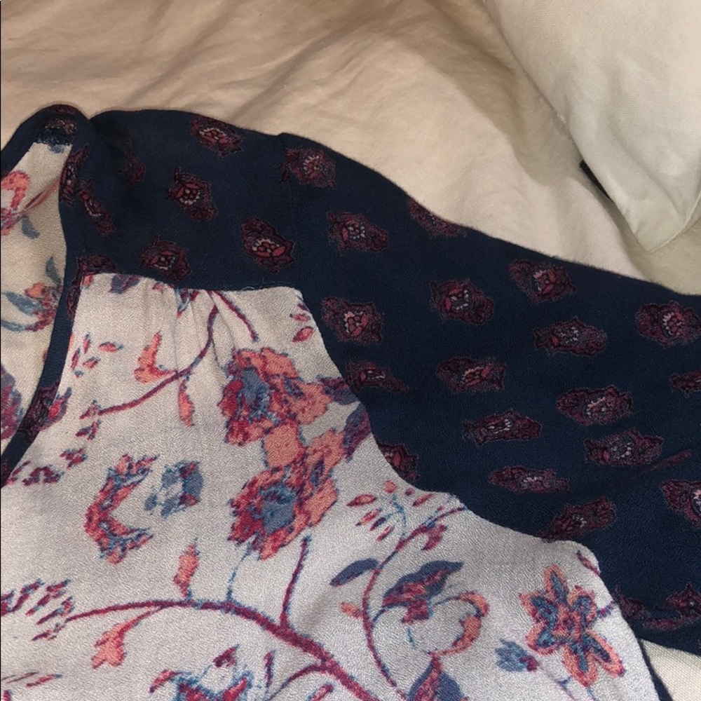 Long Sleeve Patterned Tee - Picture 4 of 5